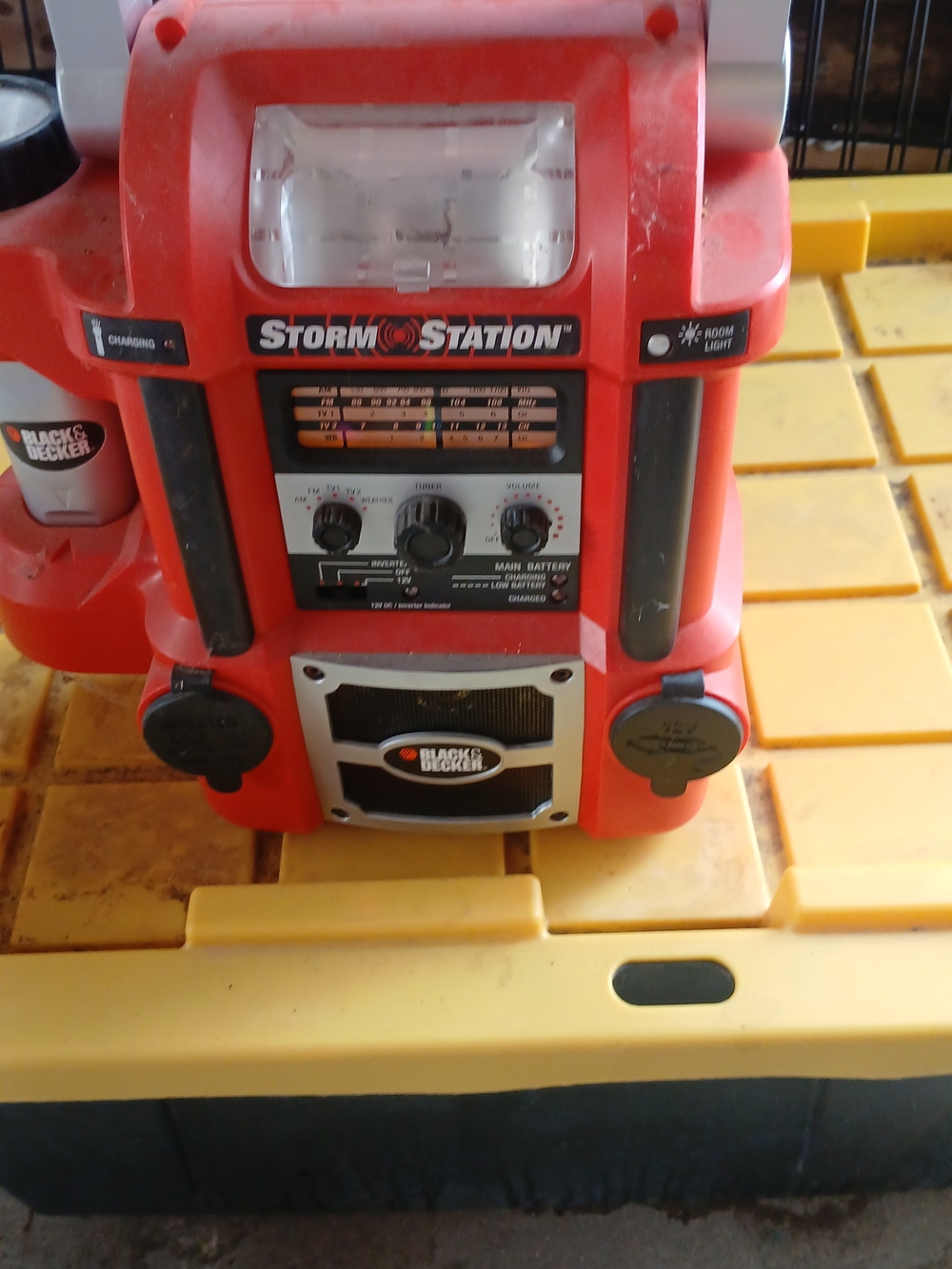 Black & Decker Red Storm Station Portable Power Unit